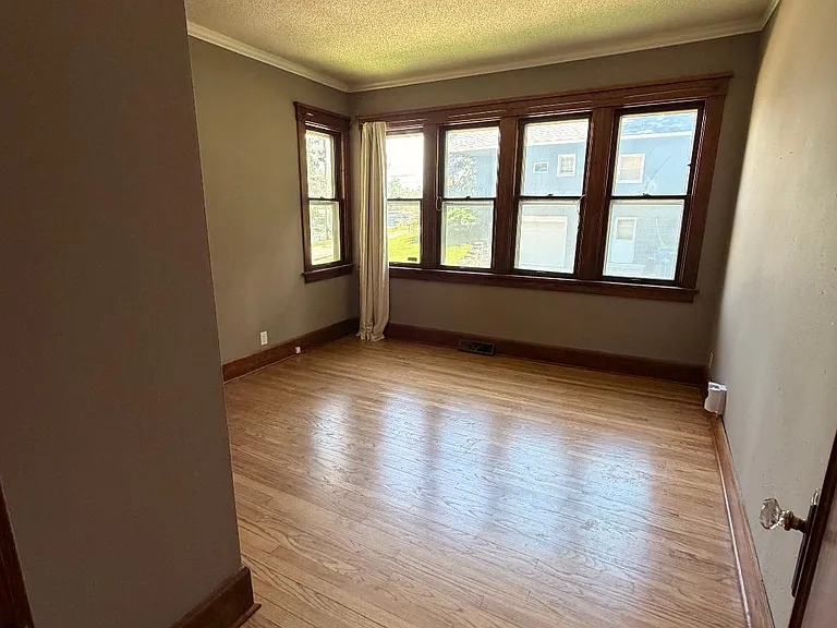 47 Country Club Rd — Photo 4
