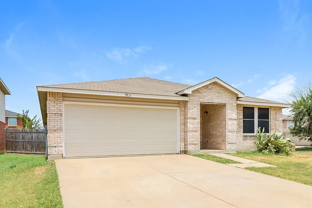 4 bed, 2.0 bath, 2113 sqft, $2,015 — Photo 3
