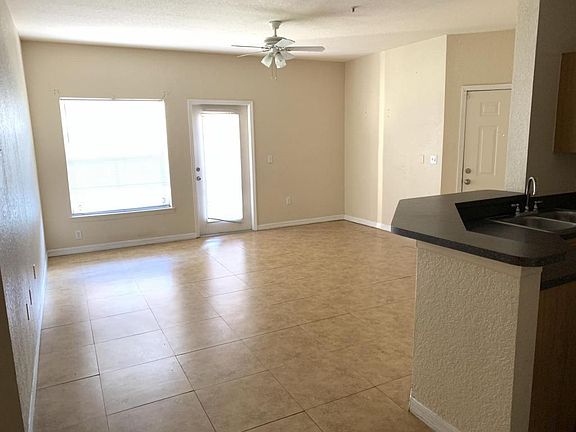 5th image of 5959 Westgate Dr APT 1513
