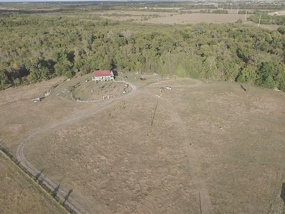 3rd image of 1209 Private Road 2739