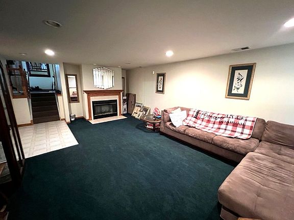 5th image of 521 King Arthur Way