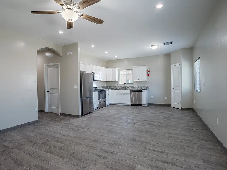 1358 N Apache Dr #1 — Photo 38