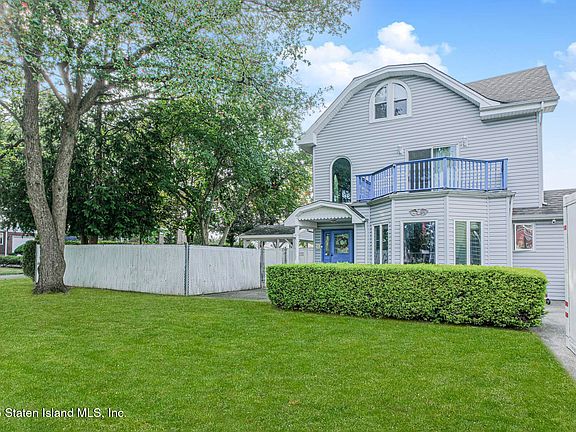 3rd image of 535 Carlton Blvd