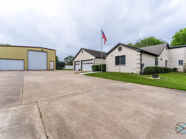 10111 Cherokee Ln, Mabank, TX 75156