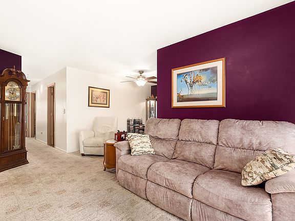 4th image of 15 E Creekside Cir #B