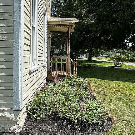 4th image of 956 Depot Rd