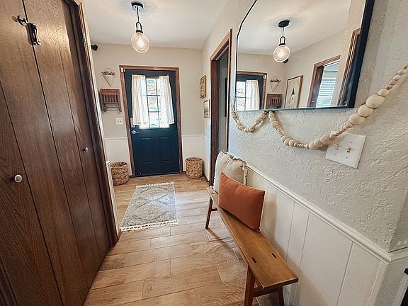 4th image of 606 Cowboy Ln