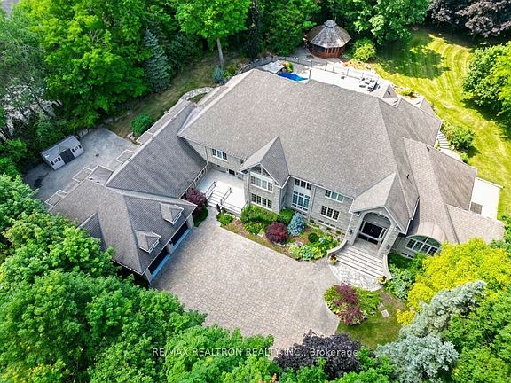 2nd image of 65 Offord Cres