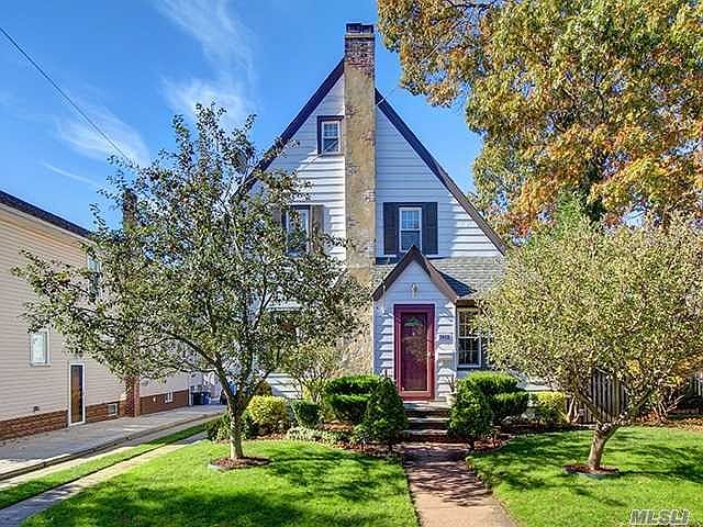1st image of 2432 Lakeside Dr
