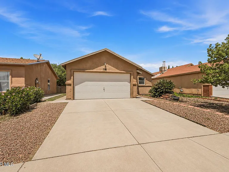 7261 Sachet Cliff Dr — Photo 2