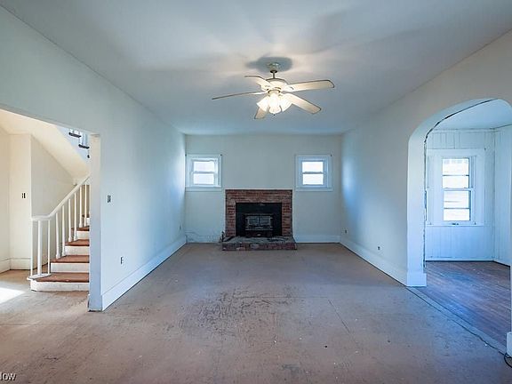 5th image of 219 N 10th St
