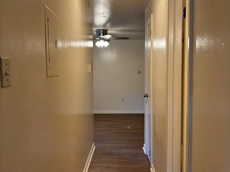 Utilities Included! Downtown Golden Apartments Free Heat, Gas, Water & Trash — Photo 14