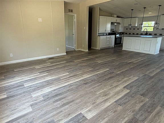 5th image of 10202 County Road 4116