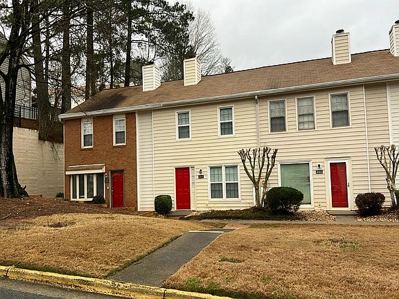 2nd image of 201 Holcomb Ferry Rd