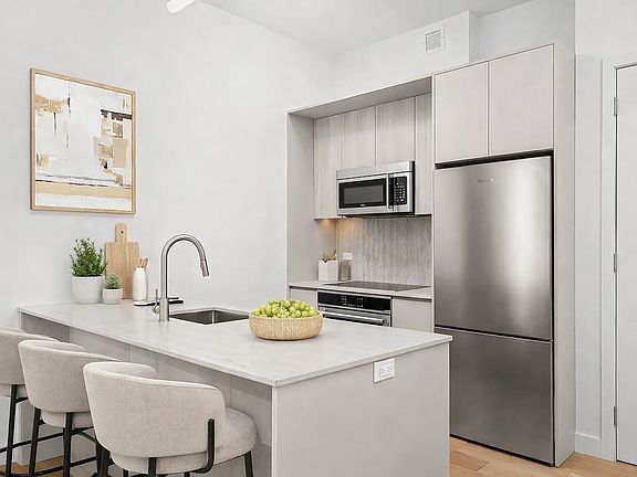5th image of 130 S 2nd St #Townhouse 1