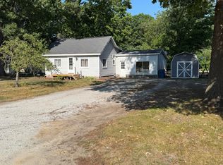 172 N 6th Ave, Fruitport, MI 49415
