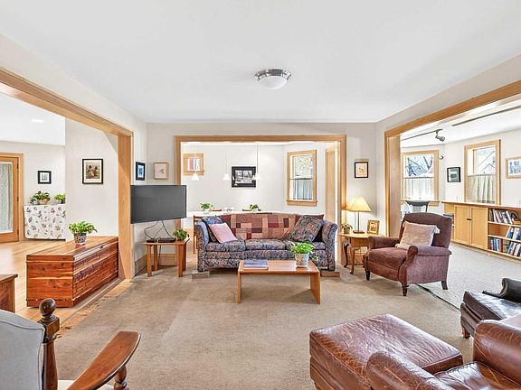 4th image of 3629 40th Ave S