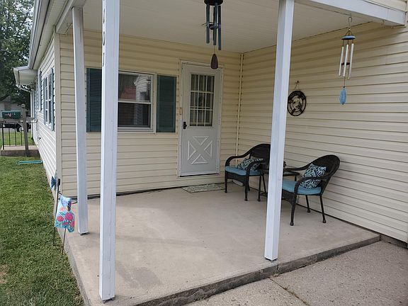 4th image of 1101 Forest St