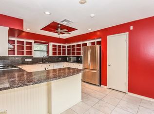 7750 Green Lawn Dr, Houston, TX 77088