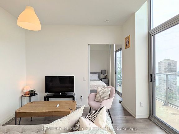 4th image of 105 The Queensway #3505
