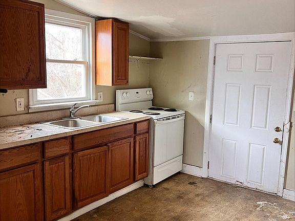 5th image of 411 Harrison Ave NW