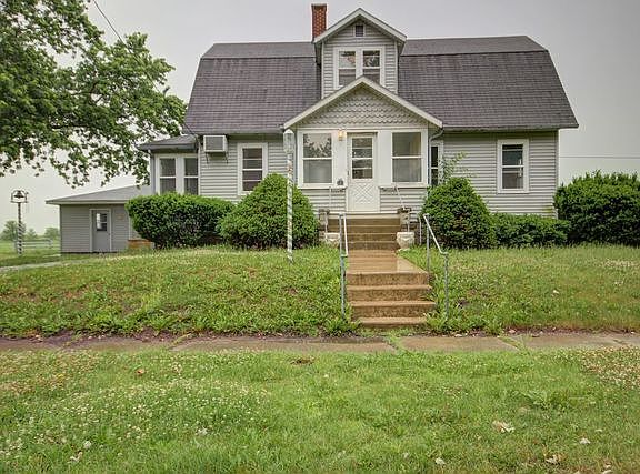 3rd image of 325 E Garfield Ave