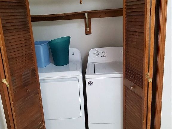 5th image of 7131 Lilac Ln