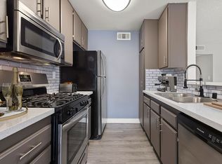 7240 Corbin Ave #529, Reseda, CA 91335