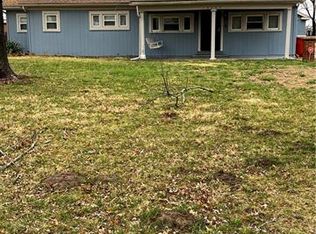 15403 E Mayes Rd, Independence, MO 64050