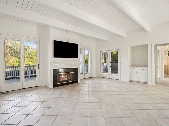 3rd image of 1787 Fairway Dr