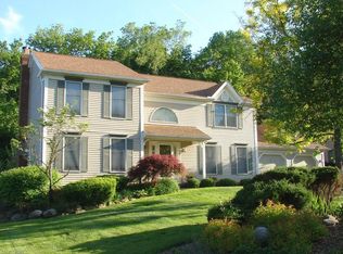 5047 Boulder Creek Dr, Solon, OH 44139