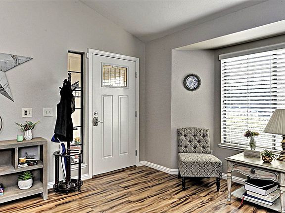 4th image of 1427 Crystal Springs Dr
