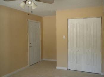 3rd image of 7007 Sandhurst Dr
