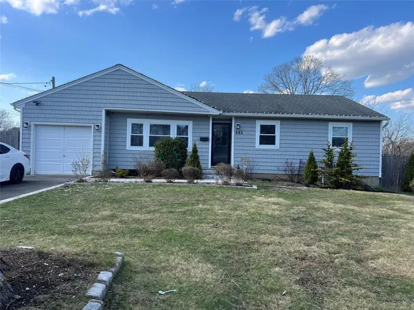 483 Ralph Avenue, Central Islip, NY 11722
