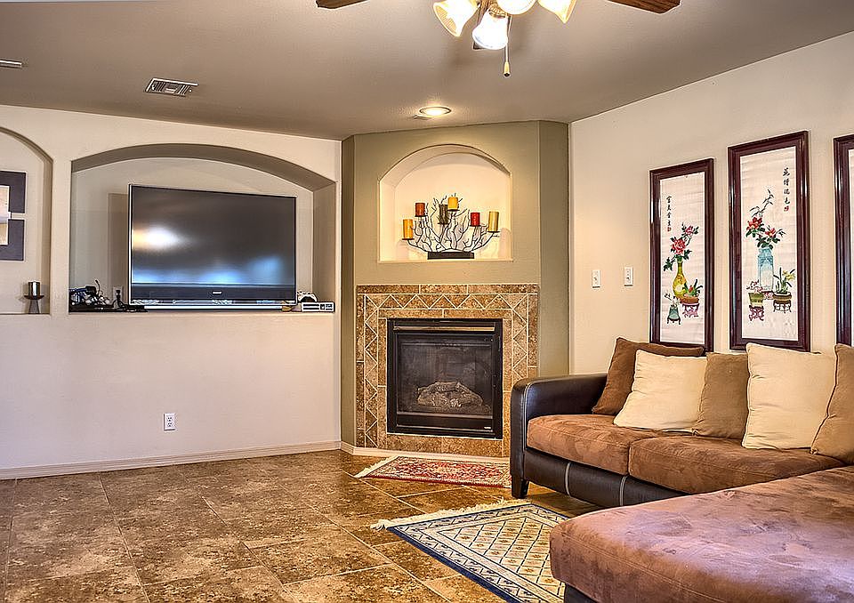 1st image of 6233 Brillo Luna St