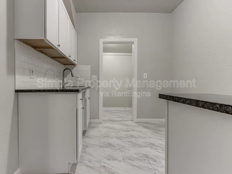 1719 NW 1st St — Photo 14