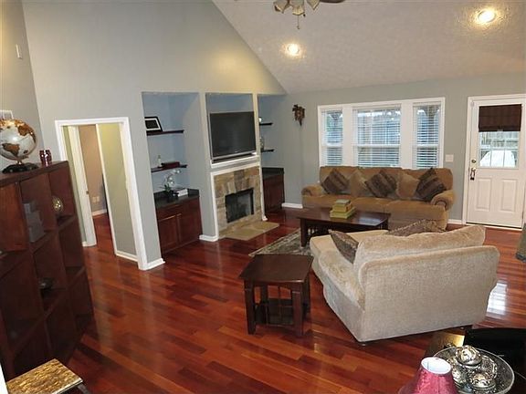 3rd image of 512 Harlan Dr