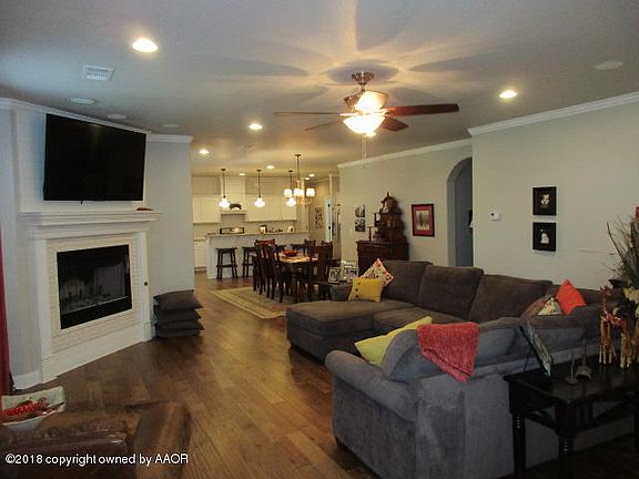 3rd image of 8110 Shadywood Dr