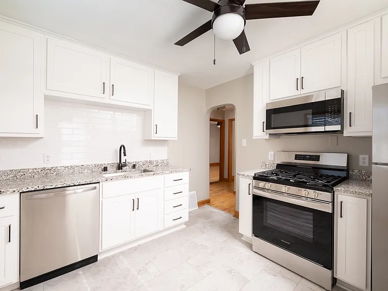 2304 E Holt Ave #2304 — Photo 1