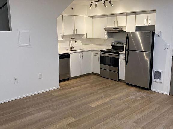 2nd image of 2250 NW Kearney St #424