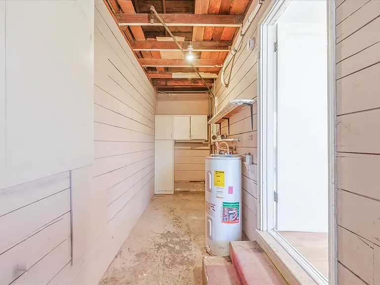360 E Dartmouth St — Photo 12