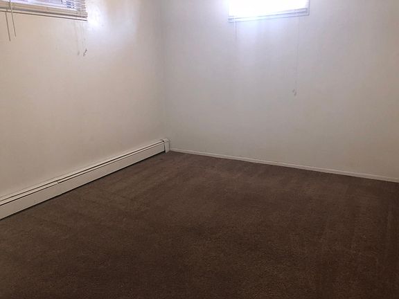 3rd image of 809 Sheridan St
