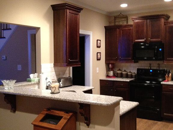 2nd image of 33 Beckwith Ave