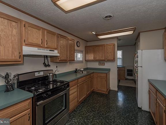 5th image of 13 Marlin Dr