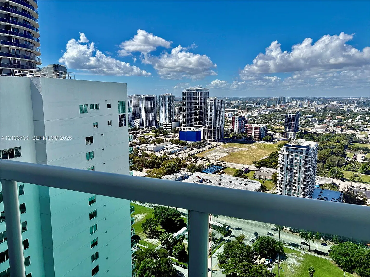 1800 Club Condo — Photo 2
