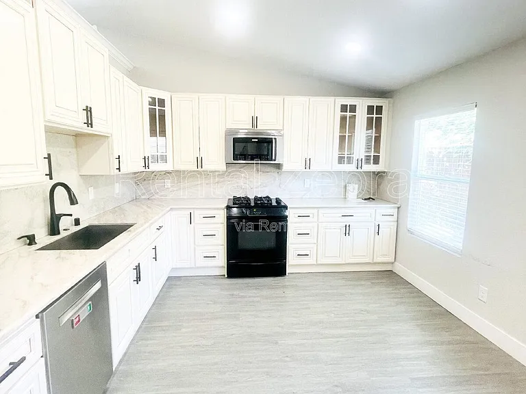 423 El Portal Ct — Photo 22