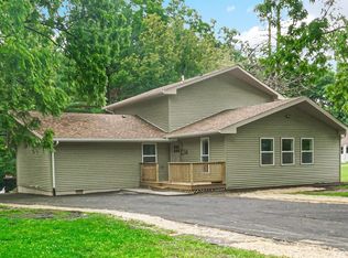 1014 E 63rd Pl, Merrillville, IN 46410
