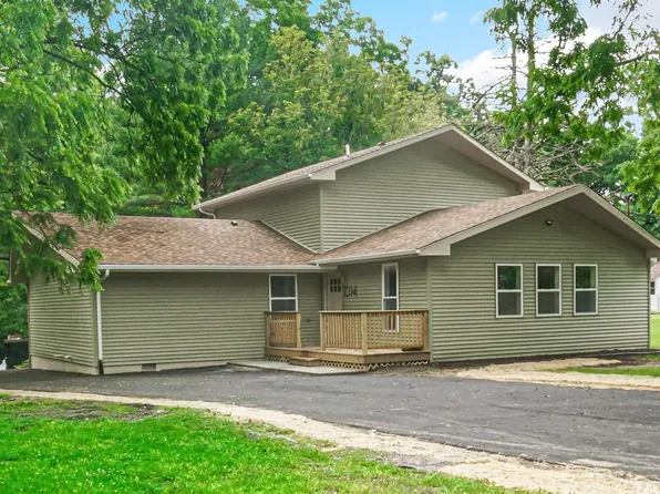 1014 E 63rd Pl, Merrillville, IN 46410