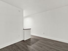 426 Santander Ave. - 10