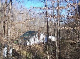 305 Lowery Ln, Franklin, NC 28734